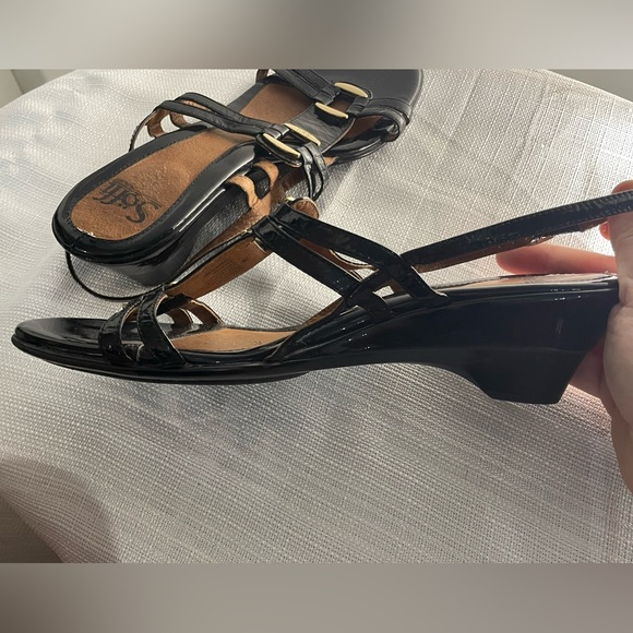 Sofft Leather Patent Sandals Small Heel Strappy Black Women’s 9 Shoe - Picture 2 of 6